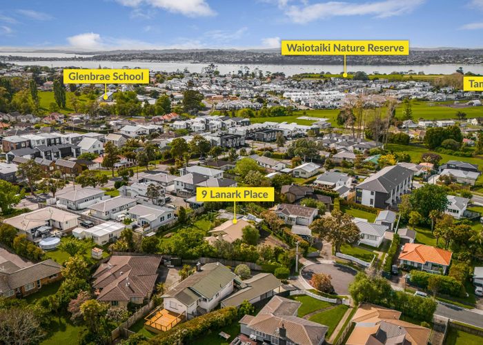  at 9 Lanark Place, Glen Innes, Auckland