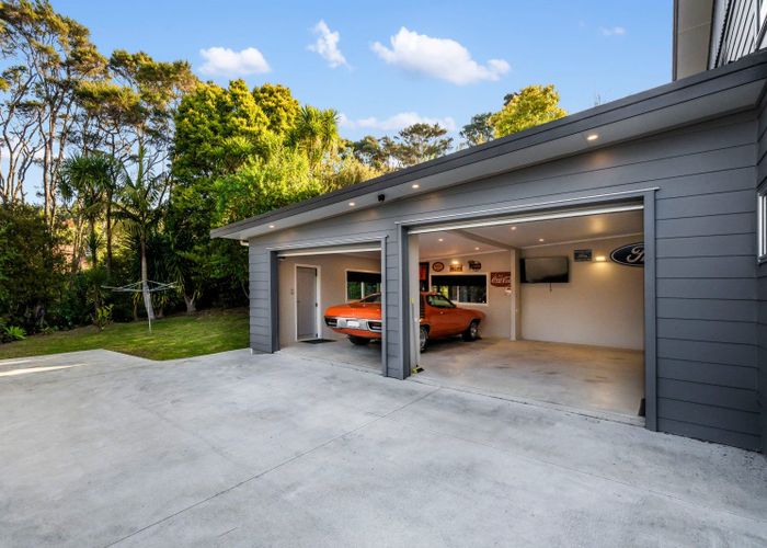  at 13 Stallard Place, Glen Eden, Auckland