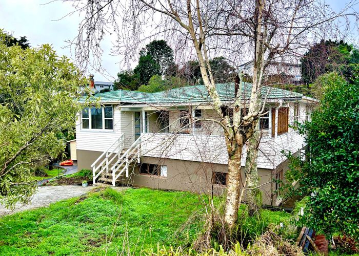  at 39 Laburnum Road, New Windsor, Auckland