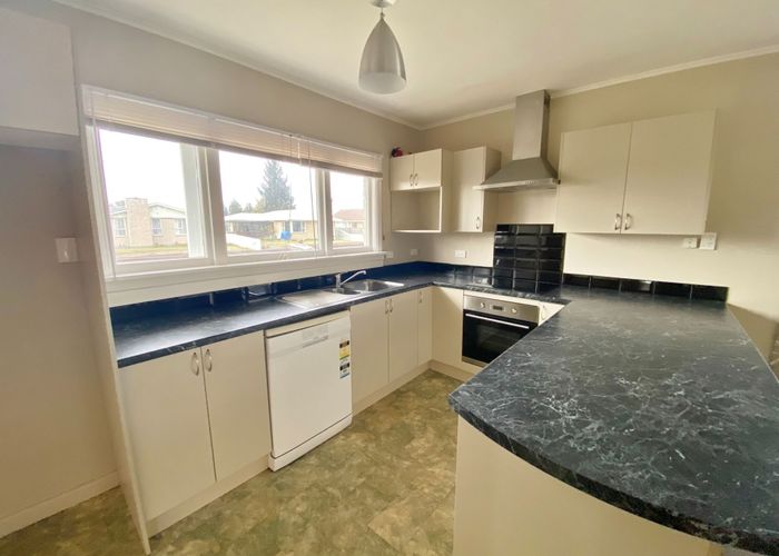  at 52 Dunstan Cr, Hornby, Christchurch City, Canterbury