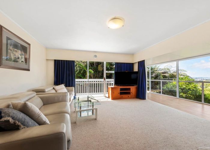  at 2/19 Darcy Place, Massey, Auckland
