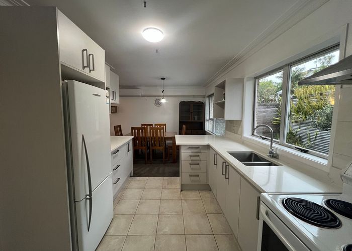  at 34 Eaton Road, Hillsborough, Auckland City, Auckland
