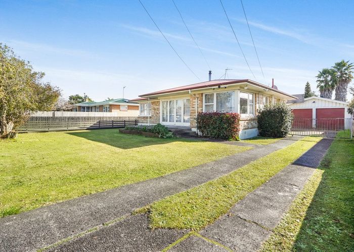  at 24 Cotton Street, St Andrews, Hamilton
