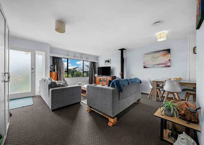  at 2/7 Don Street, Papakura, Papakura, Auckland