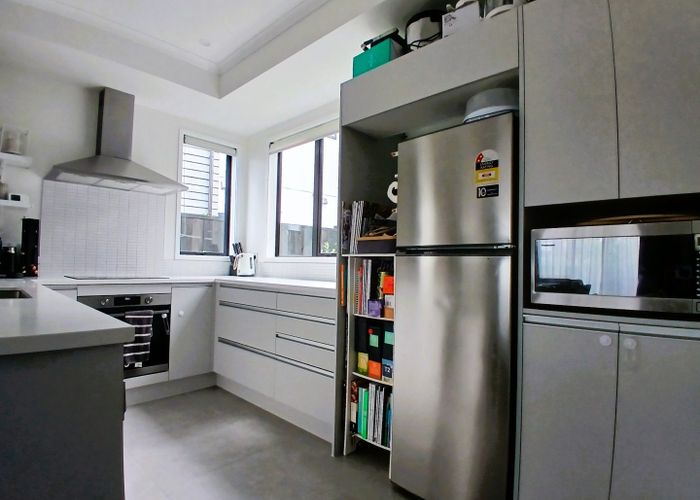  at 3 Huataki Road, Northcote, Auckland