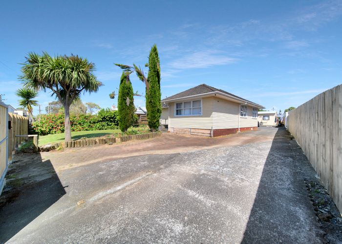  at 21 Hokianga Street, Mangere East, Auckland