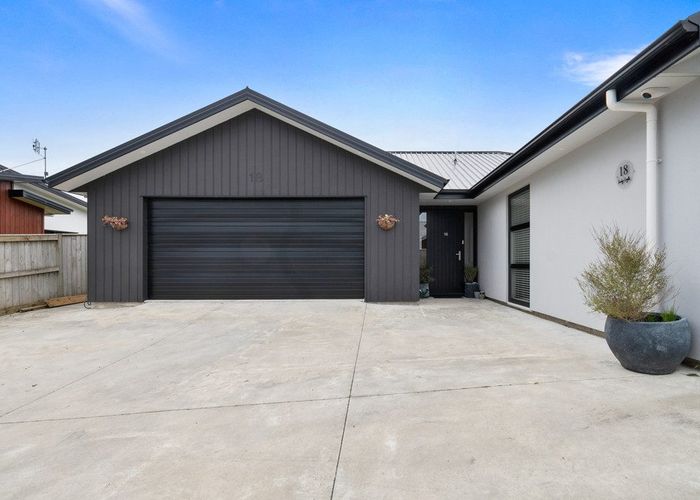  at 18 Varsity Heights, Fitzherbert, Palmerston North