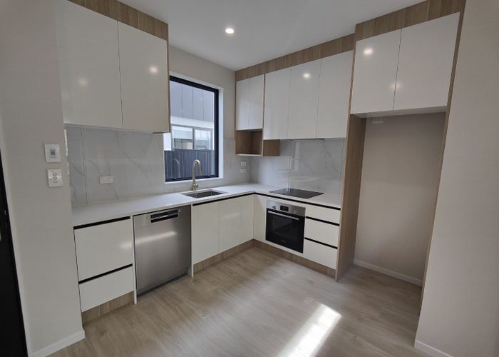  at 2A Orinda Close, Botany Downs, Manukau City, Auckland