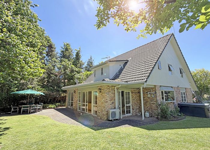  at 35 Ravenstone Place, Chatswood, North Shore City, Auckland