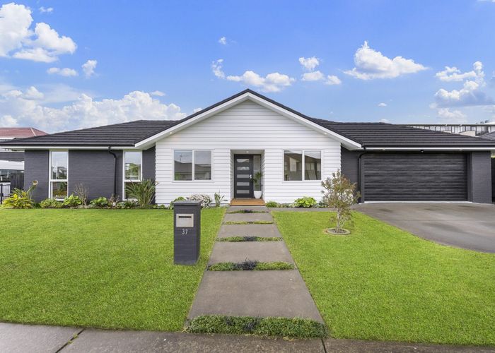  at 37 Couldrey Crescent, Red Beach, Red Beach