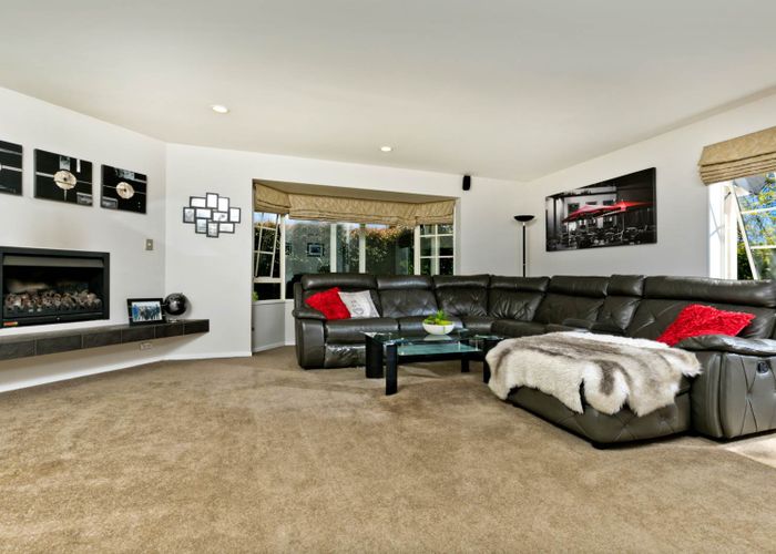  at 5 Kimberly Grove, Greenhithe, Auckland