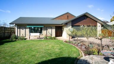  at 10 Fairburn Place, Leamington, Cambridge