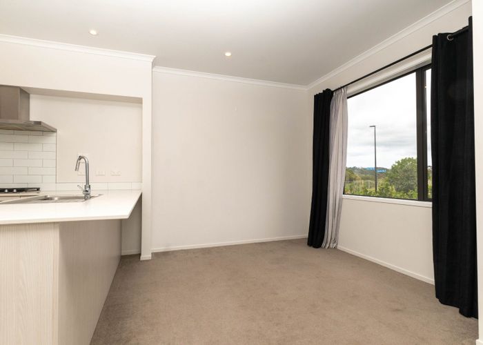  at 5 Pukewhero Rise, Westgate, Waitakere City, Auckland