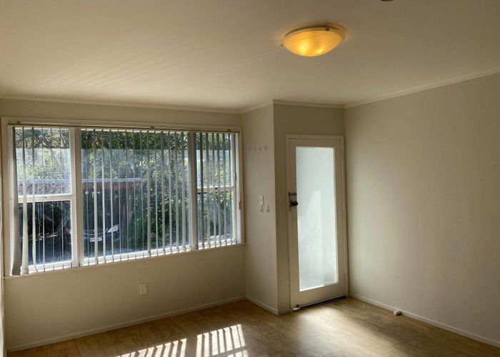  at 3/134 Edmonton Road, Te Atatu South, Auckland