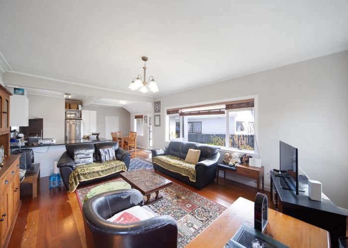  at 1/1 Robertson Road, Favona, Auckland