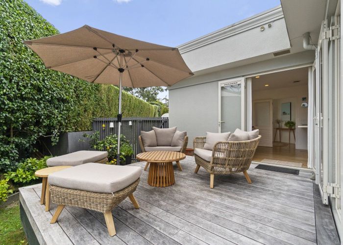  at 2/7 Morton Avenue, Forrest Hill, North Shore City, Auckland