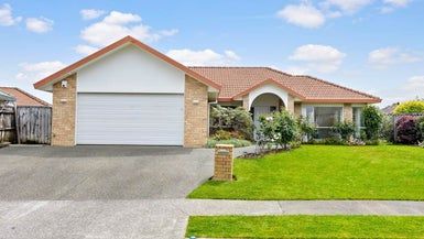  at 14 Arrathorne Place, Northpark, Auckland