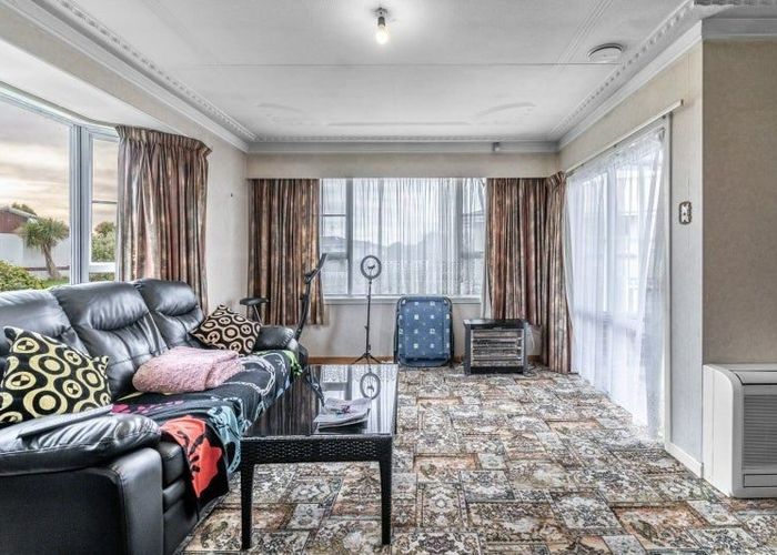  at 33 Kilmarnock Avenue, Strathern, Invercargill