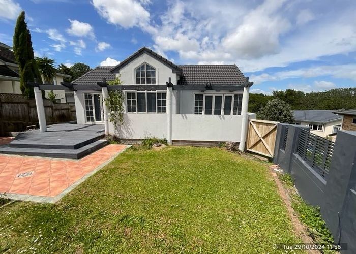  at 1/59 Ribbonwood Crescent, Goodwood Heights, Auckland