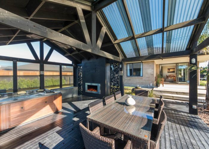  at 32 Raabia Close, Parakai, Helensville