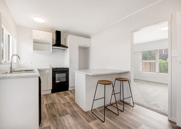  at 2/16 Northumberland Avenue, Belmont, Auckland