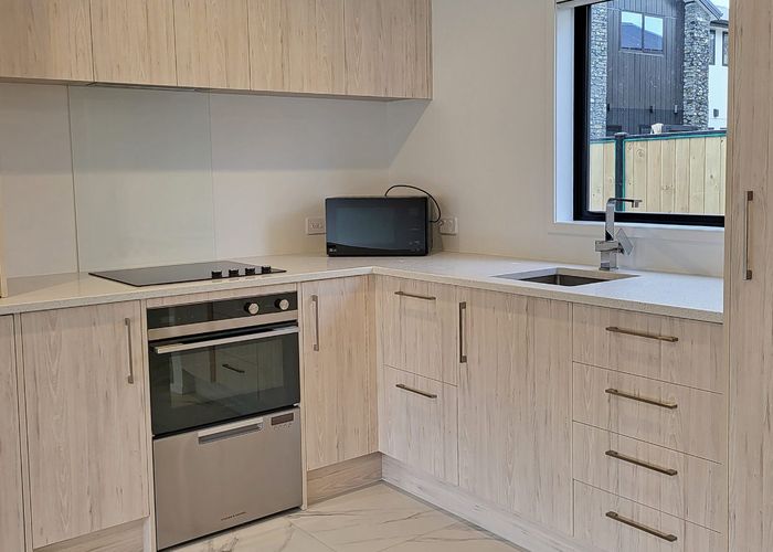  at 7/5 Milne Crescent, Taita, Lower Hutt, Wellington