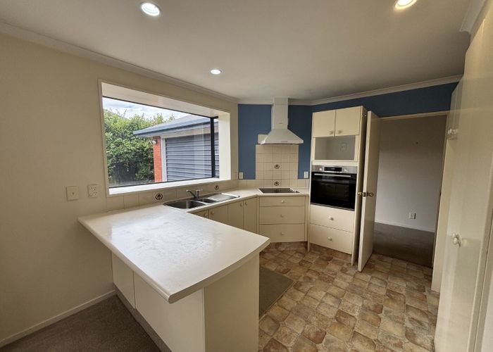  at 2/137 Harewood Road, Papanui, Christchurch