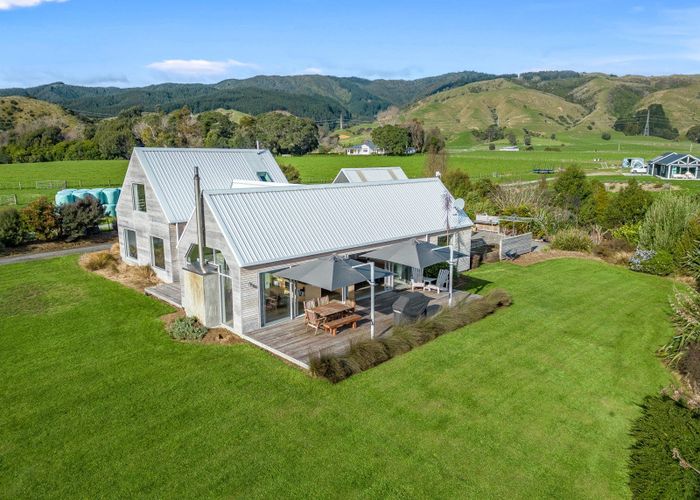  at 48 Mountain View Drive, Manakau