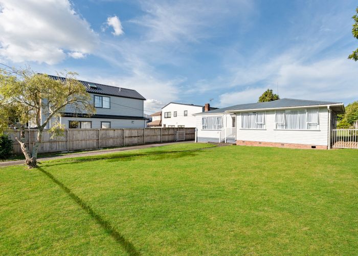  at 12 Alan Avenue, Henderson, Waitakere City, Auckland