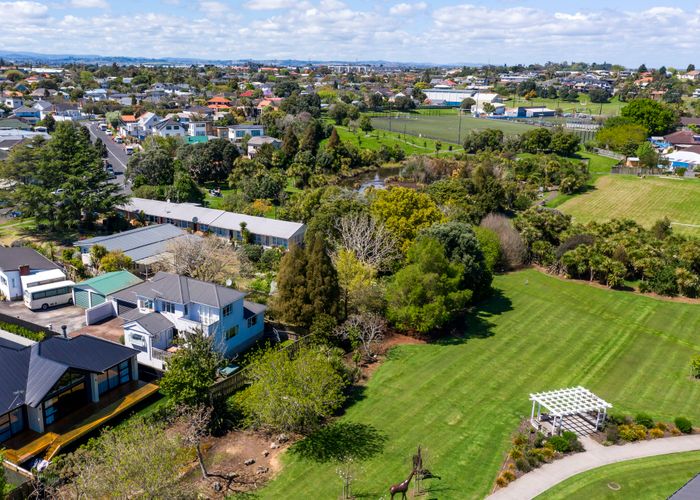  at 2/106 Michaels Avenue, Ellerslie, Auckland