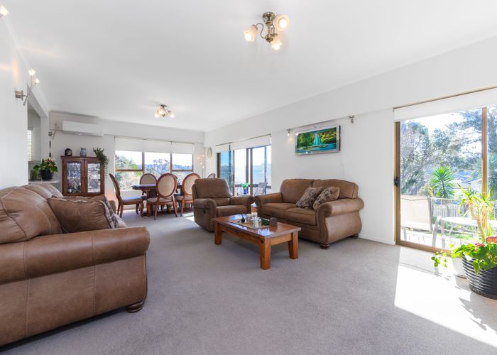  at 4 Simon Ellice Drive, Glenfield, North Shore City, Auckland