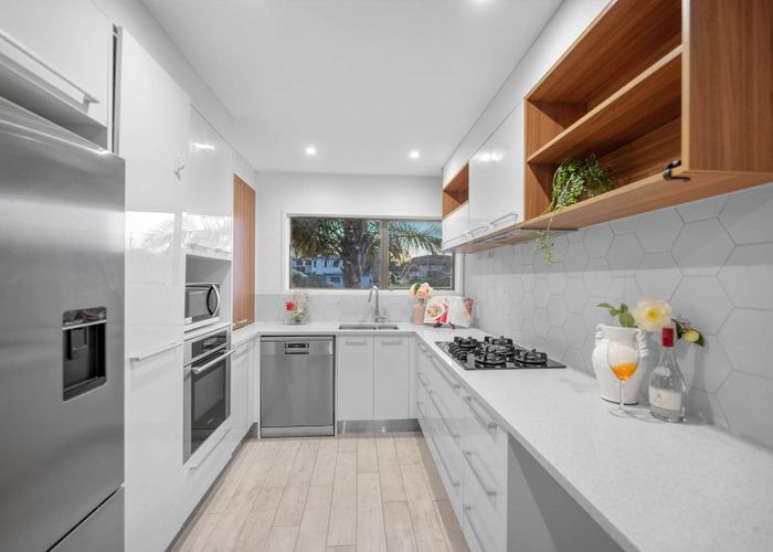  at 1/17 Mizpah Road, Waiake, North Shore City, Auckland