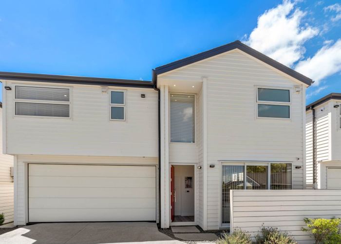  at 52B Boakes Road, Mount Wellington, Auckland