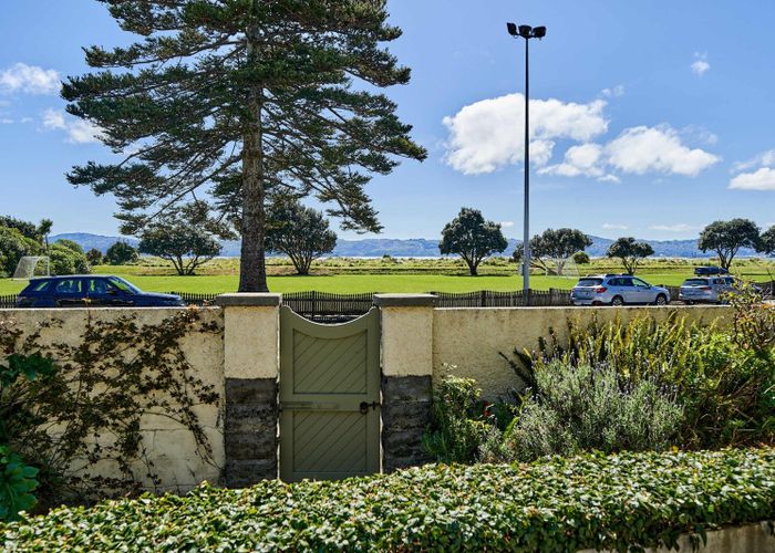  at 35 Marine Parade, Eastbourne, Lower Hutt