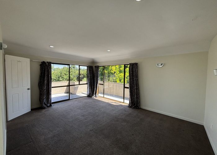 at 10 Hatfield Place, Avonhead, Christchurch City, Canterbury