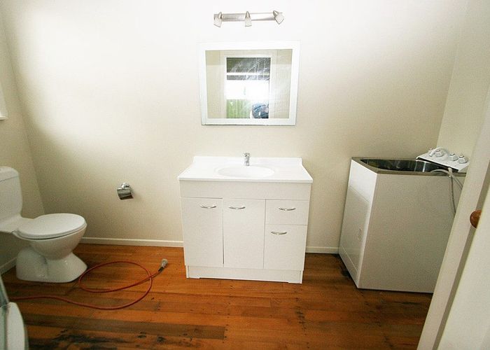 at 16A Dudding Ave, Northcote, North Shore City, Auckland