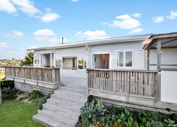  at 8 Matai Road, Stanmore Bay, Whangaparaoa