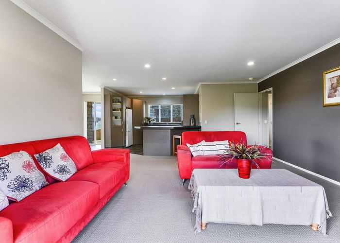  at 12 Everton Place, Grandview Heights, Hamilton