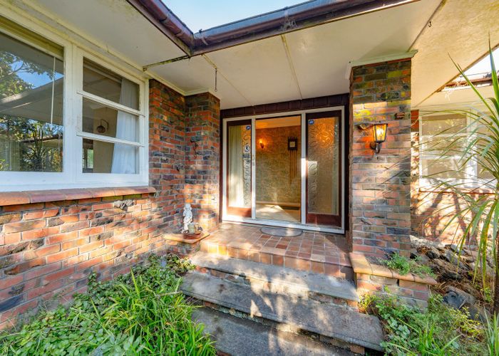  at 1090 Scenic Drive, Swanson, Waitakere City, Auckland