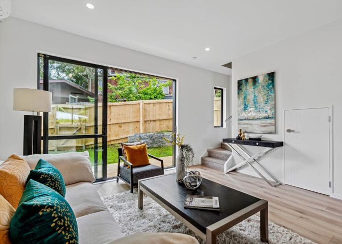  at 2/58 Sylvan Crescent, Te Atatu South, Waitakere City, Auckland