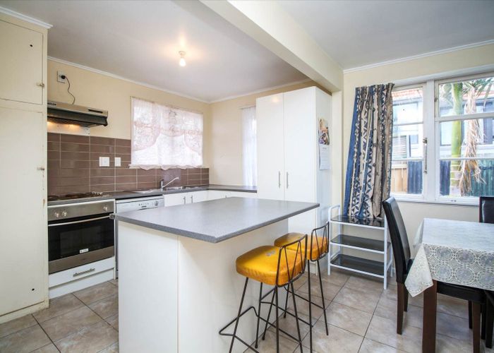  at 14 Stewart Avenue, Panmure, Auckland City, Auckland