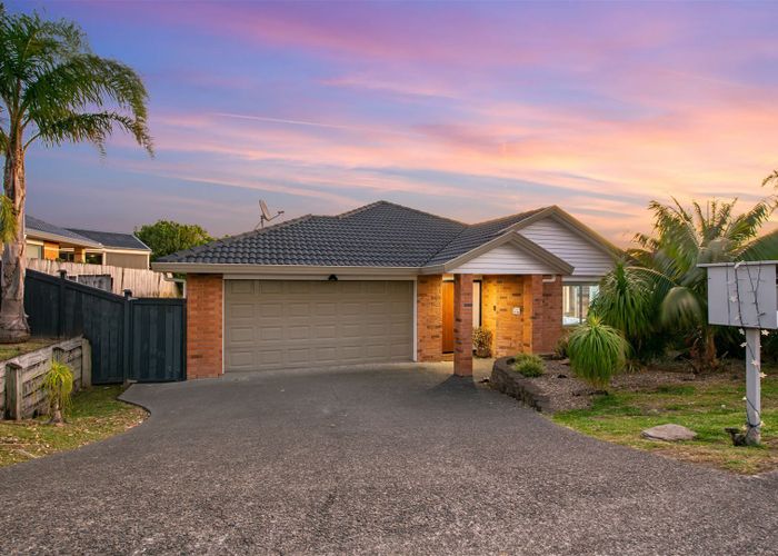  at 17 Fleetwood Drive, Henderson, Auckland