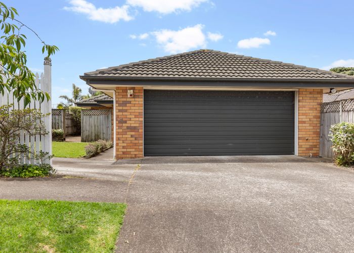  at 35 Greenpark Road, Penrose, Auckland