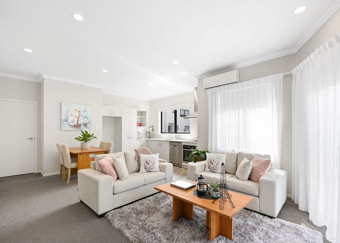  at 1/2 Lambert Court, Glenview, Hamilton