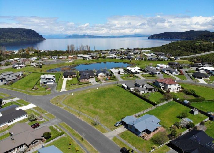  at 4 Pukeko Way, Kinloch, Taupo