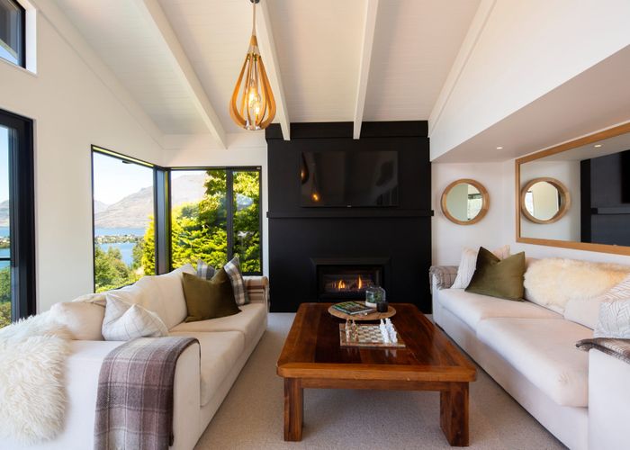  at 11 Sunrise Lane, Queenstown, Queenstown