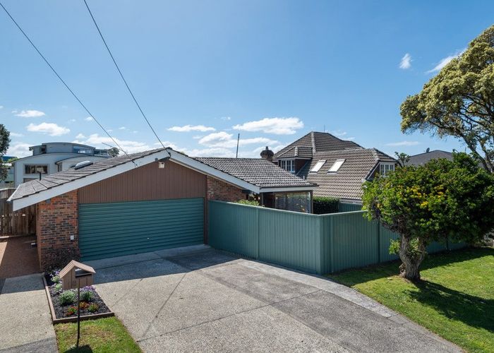  at 18 Sanders Avenue, Takapuna, North Shore City, Auckland