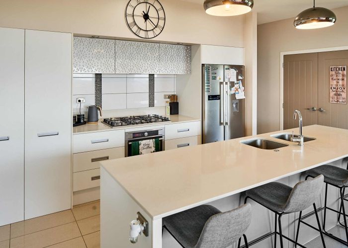  at 25 Paparoa Crescent, Aotea, Porirua