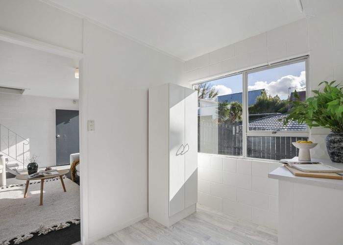  at 2/75 Taumata Road, Sandringham, Auckland City, Auckland