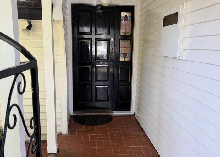  at 16 Friend Street, Karori, Wellington, Wellington